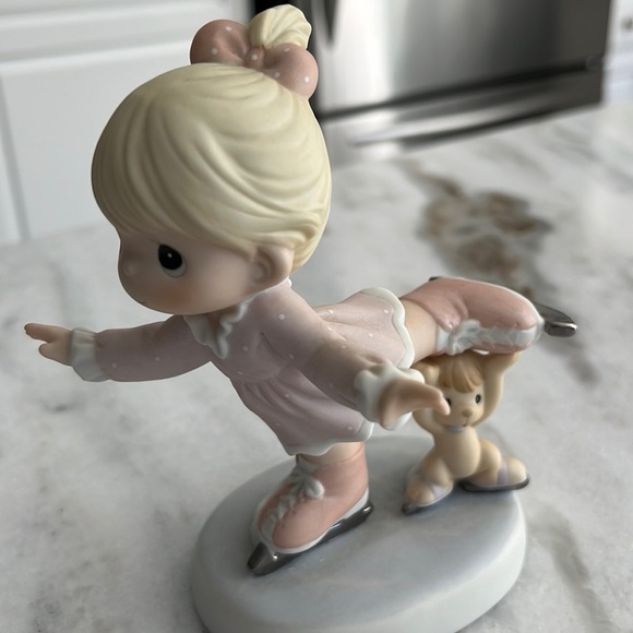 Precious Moments Figure Skater Figurine! - Picture 1 of 2